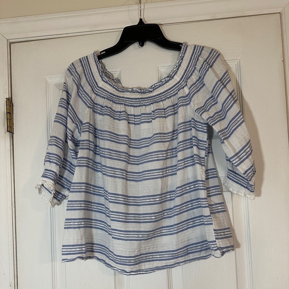 INC International Concepts top can be worn off the shoulders. Size large.